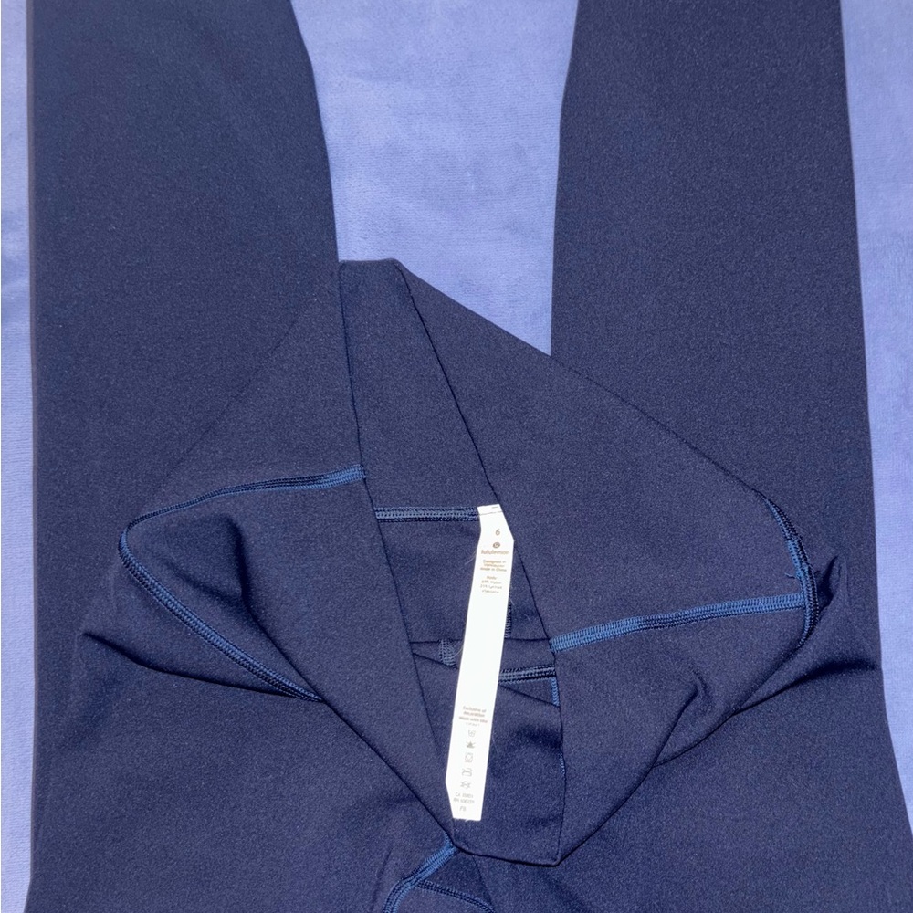 Lululemon navy blue size 6 Leggings
